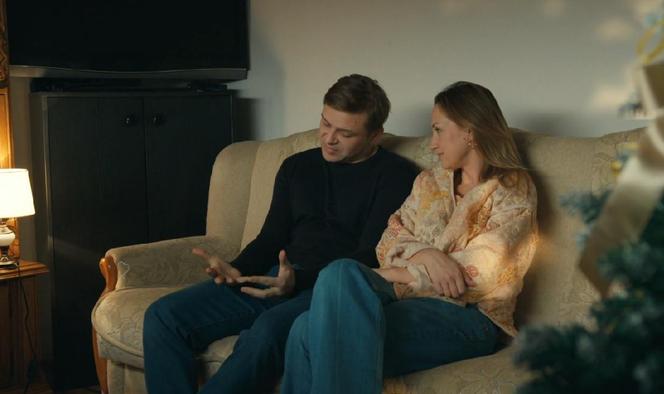 Barwy szczęścia odcinek 3017. Hubert (Marek Molak), Asia (Anna Gzyra)