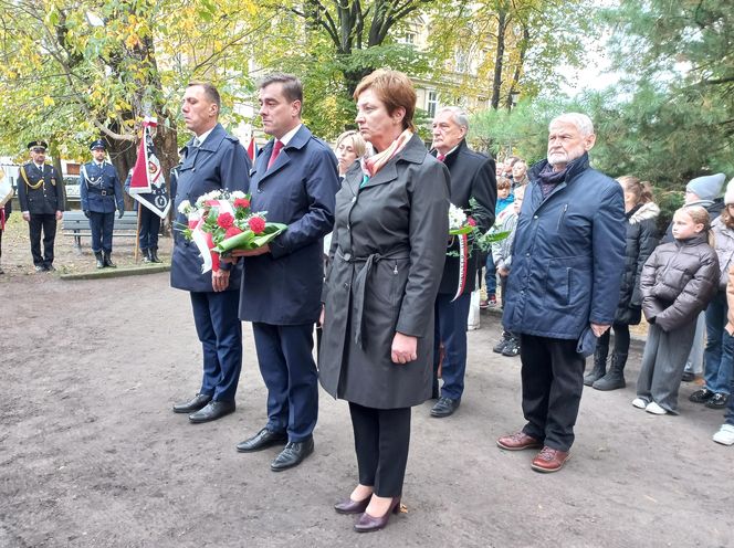 Zapalono znicze dla rozstrzelanych mieszkańców Leszna. W rocznicę tragicznych wydarzeń [ZDJĘCIA]