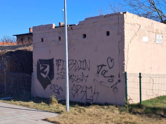 Wandale niszczą Stary Fordon! Mieszkańcy żyją w strachu