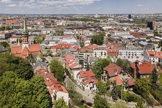 Wybudowany w sercu starego krakowskiego Podgórza budynek powstał na małej i wąskiej działce