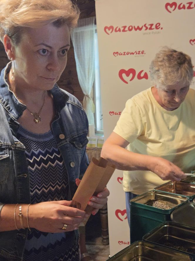 Były opowieści o herbacianych zwyczajach, wspomnienia dawnych spotkań przy stole, a także degustacje różnych gatunków herbat 