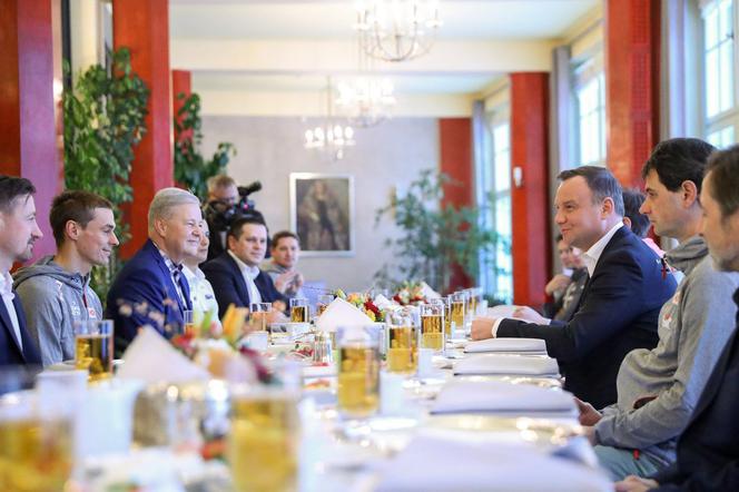 Andrzej Duda zaprosił skoczków na śniadanie