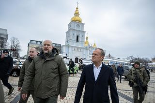 Tusk w Kijowie spotkał się Zełenskim. Najciemniejsze miejsce w piekle...