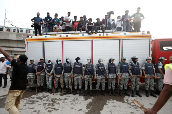 Samolot spadł na szkołę! Dziesiątki zabitych, 170 rannych