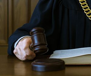 44-latek odpowie za bestialskie zgwałcenie dwóch kobiet. Groził ofiarom śmiercią