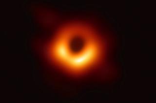Czarna dziura - czym jest? Szybkie objaśnienie największej zagadki wszechświata