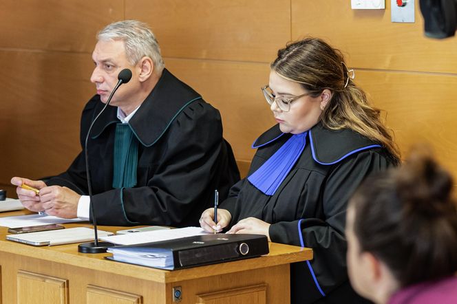 Proces przeciwko prof. Roszkowskiemu, autorze podręcznika do "HiT"