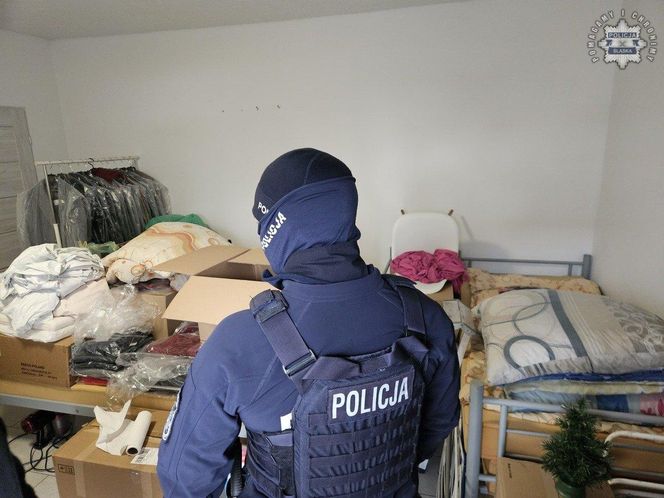 Włamywali się i okradali pociągi towarowe. Straty liczone są w milionach. Zatrzymano 9 osób