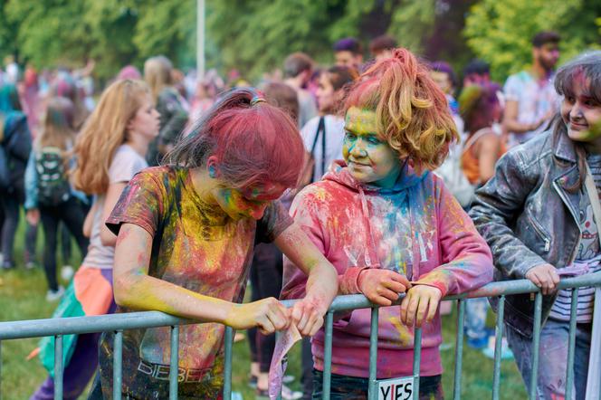 Lublin „wybuchł” kolorami! Zobaczcie zdjęcia z Holi Festival