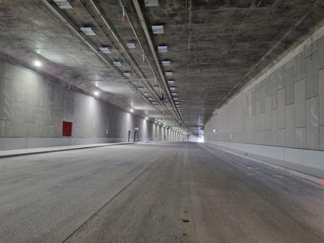Tunel pod Zielonkami przebity