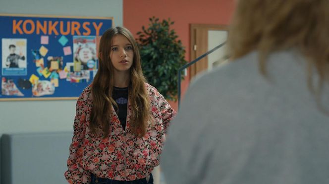 Barwy szczęścia, odcinek 3191. Gośka (Natalia Skrzypek), Emilka (Jessica Frankiewicz)