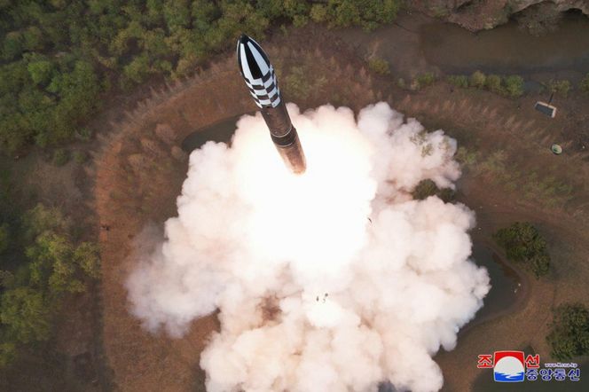 Korea Północna ma tajną bazę z rakietami balistycznymi