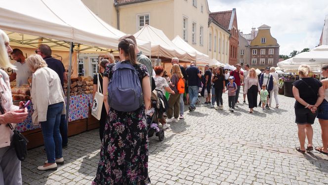 Dni Olsztyna 2025. Dziesiątki wystawców i setki olsztynian na Jarmarku Jakubowym