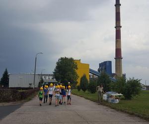 Kierowca rajdowy Piotr Herbi Rudzki zabrał dzieci na przejażdżkę. Rosną jego następcy