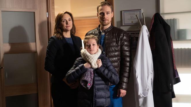Na dobre i na złe odc. 730. Matylda (Amelia Czaja), Michał Wilczewski (Mateusz Janicki), Kasia Smuda (Ilona Ostrowska)