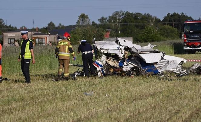 Katastrofa samolotu w Rębielicach Królewskich. Zginął pilot ze swoją matką