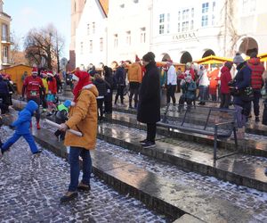 Bieg Mikołajów w Olsztynie. Około 400 osób pobiegło w charytatywnym celu [ZDJĘCIA]