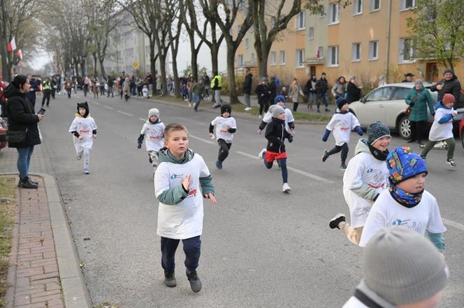 Mali i duzi pobiegli dla Polski! Druga edycja Ulicznych Biegów Niepodległości