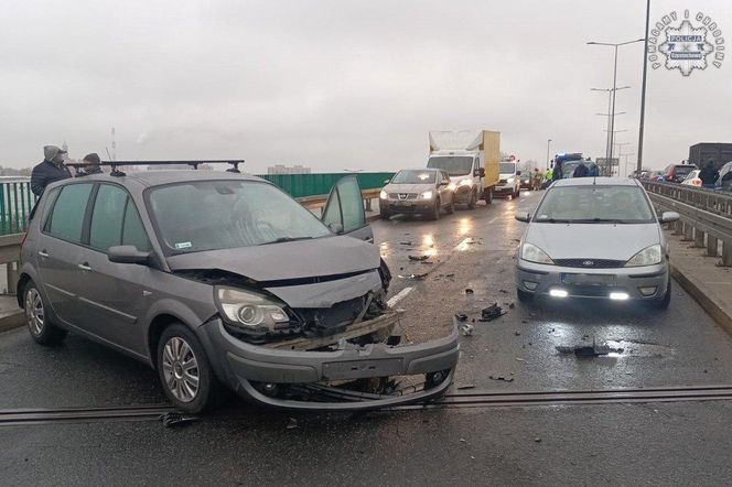 Częstochowa: 15 kolizji drogowych w niespełna 3 godziny. Kierowcy nie radzą sobie z warunkami na drodze