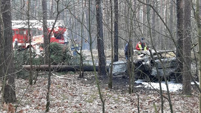 Potworny wypadek w Otwocku. Auto doszczętnie spłonęło 