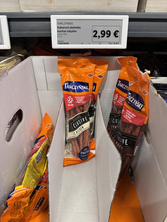 Polskie kabanosy Tarczyński można kupić w litewskim Lidlu za 2,99 euro (12,69 zł)