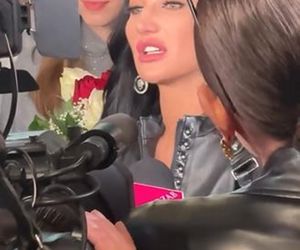 Tak fani powitali Justynę Steczkowską na lotnisku. Były łzy i tulenie. Byłaś najlepsza!