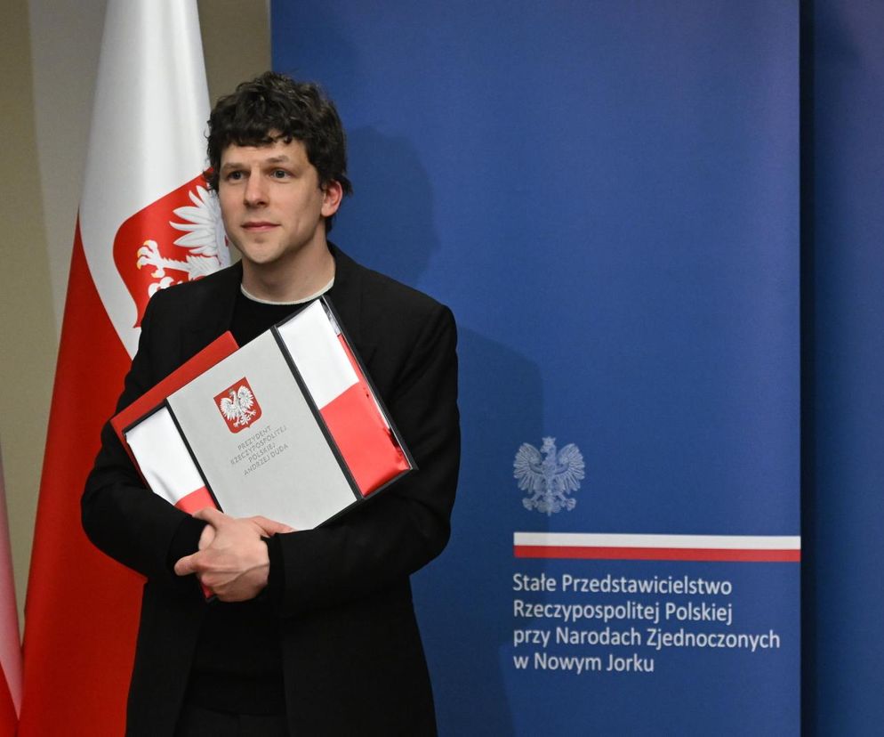 Jesse Eisenberg mówił o szkoleniach wojskowych w Polsce. Do jego słów odniósł się premier Donald Tusk 