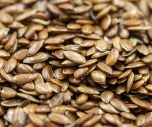 Tak reaguje twoje ciało kiedy codziennie jesz siemię lniane. 5 cennych korzyści