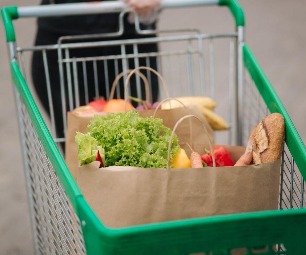  Sklepy otwarte 16.03.2025 - Żabka, Biedronka, Lidl, Auchan, Dino, Carrefour. Do której godziny są czynne?