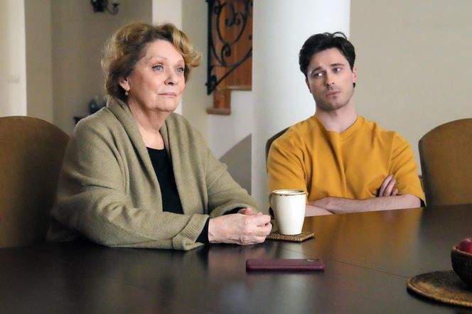 	Barwy szczęścia odc. 3208. Cezary Rawicz (Marcel Opaliński), Józefina Rawiczowa (Elżbieta Jarosik)