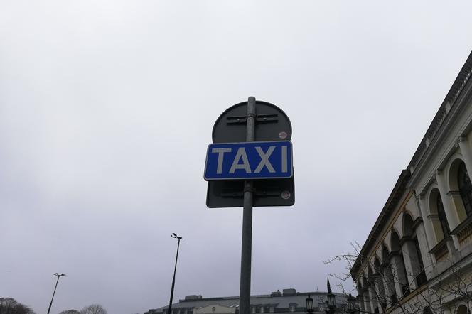 Warszawa: zaatakowali taksówkarza i zniszczyli mu auto. Dla nich to była tylko zabawa