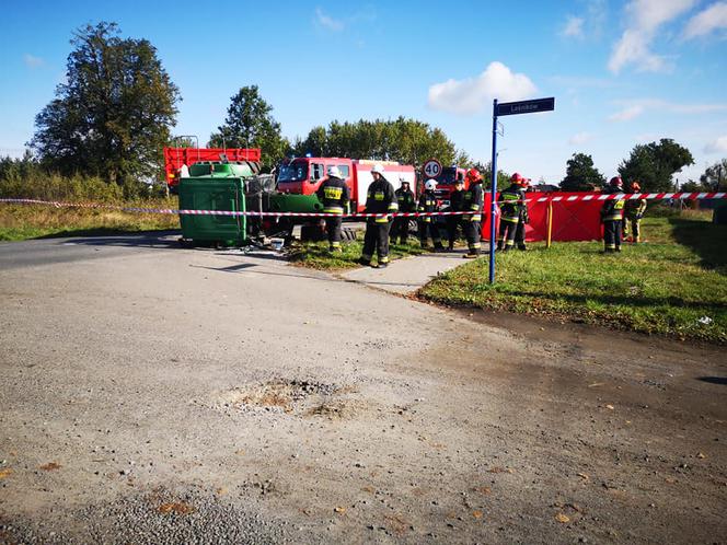 Koszmarne zderzenie osobówki z traktorem pod Bydgoszczą