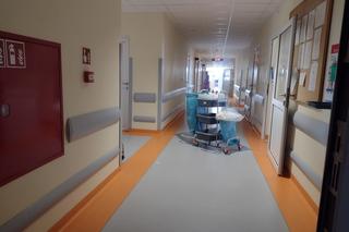 Ciechanów. Dramatyczna akcja ratunkowa w szpitalu. Nie żyje 36-latek, który spadł z wysokości