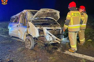 Z busa została kupa złomu. Trzy osoby ranne