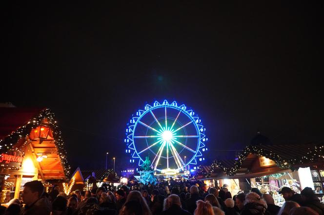 Weeihnachtsmarkt na Alexanderplatz