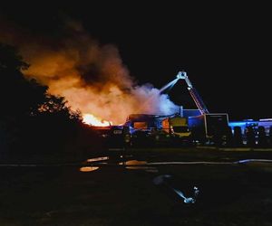 Pożar w Czeladzi. Płonie hala produkcyjna