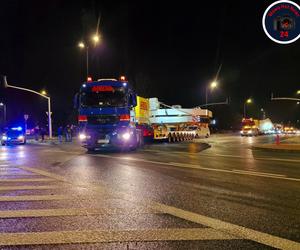 Transport tarczy TBM przejechał przez Warszawę. Zobacz zdjęcia i wideo