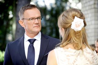 Powiedz TAK! odc. 1. Basia (Katarzyna Zawadzka), Oskar (Cezary Pazura)