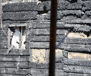 Pożar bazarku w Warszawie. Całkowicie spłonęło 12 budek sprzedażowych. Przyczyny nie są znane