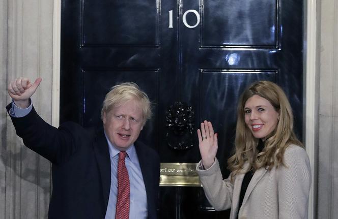 Boris Johnson zaraził narzeczoną w ciąży, Carrie też ma koronawirusa