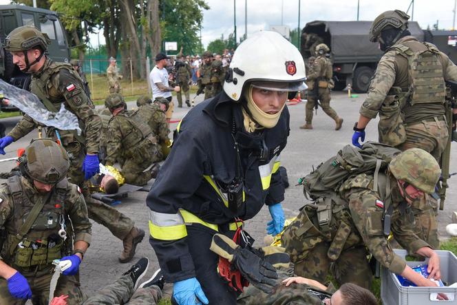 Efektowne ćwiczenia WOT w Czernikowie pod Toruniem. "Scenariusz zakładał atak przeciwnika na szkołę z kilkudziesięcioma uczniami"