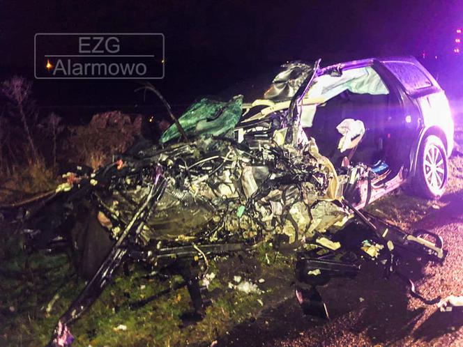Tyle zostało z Dodge`a po zderzeniu z TIR-em