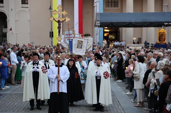 75 lat temu obraz Matki Boskiej w Lublinie zapłakał. Wierni uczcili rocznicę „Cudu lubelskiego” procesją różańcową