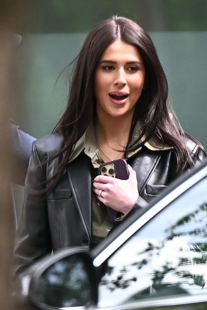 Roxie Węgiel -  tajemniczy fotelik w limuzynie