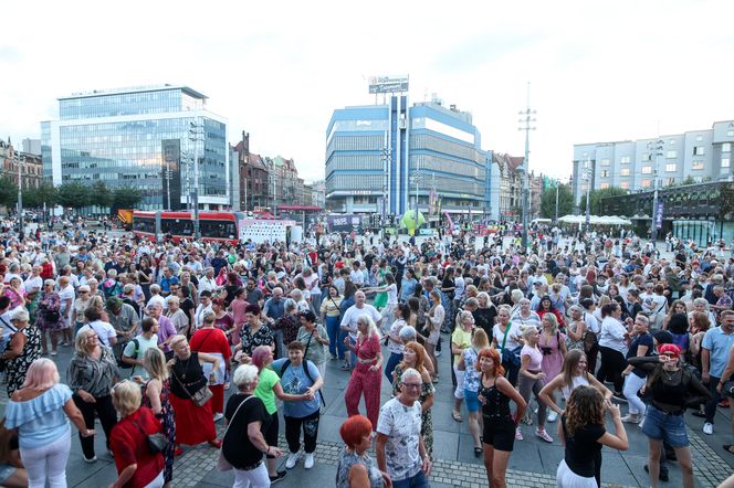Potańcówka w Katowicach na Rynku "Roztańczony Wyspiański"