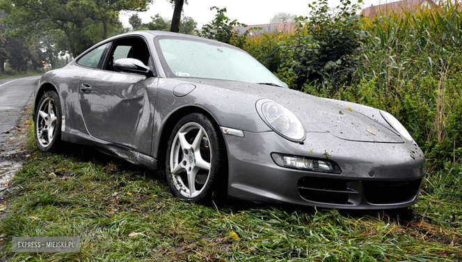Wypadek Porsche w miejscowości Stolec