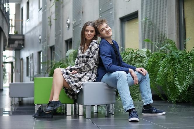 Pierwsza miłość po wakacjach. Anka (Anna Pentz), Kamil "Biały" (Igor Paszczyk)