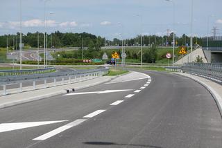 Dzięki wybudowaniu nowego odcinka jezdni powstało połączenie z ekspresową S-19 i autostradą A4.