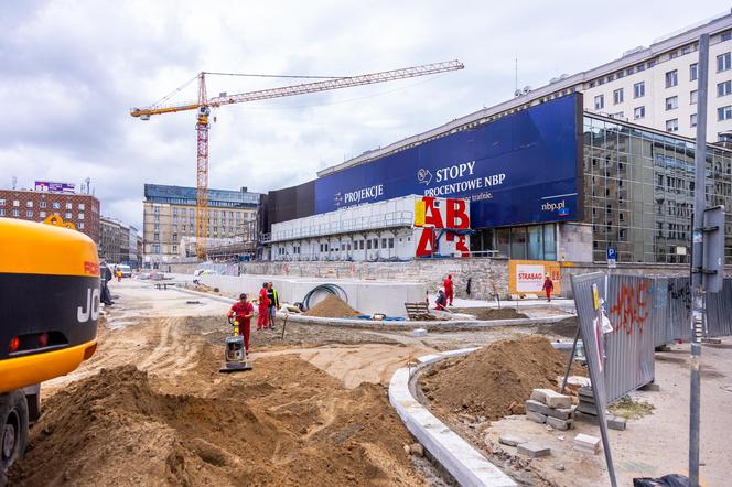 Parking podziemny pod placem Powstańców Warszawy w budowie