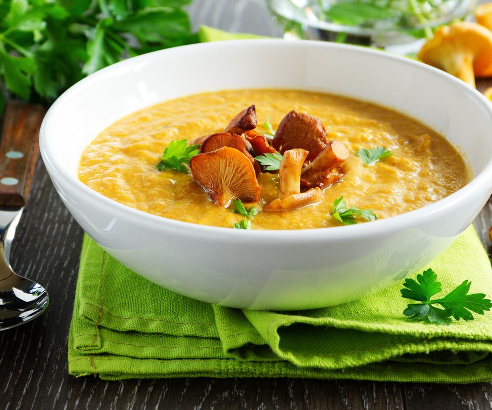 Zupa krem z kurek: przepis jak przyrządzać kurki